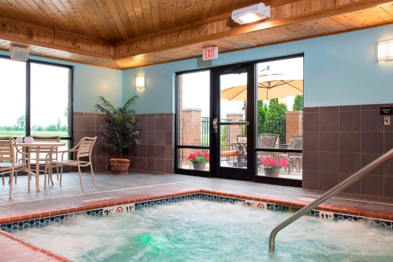 Hampton Inn & Suites Крофърдсвил Екстериор снимка