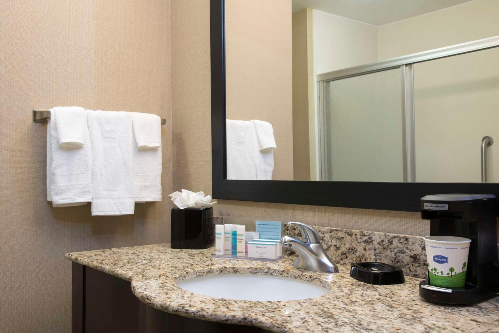 Hampton Inn & Suites Крофърдсвил Екстериор снимка