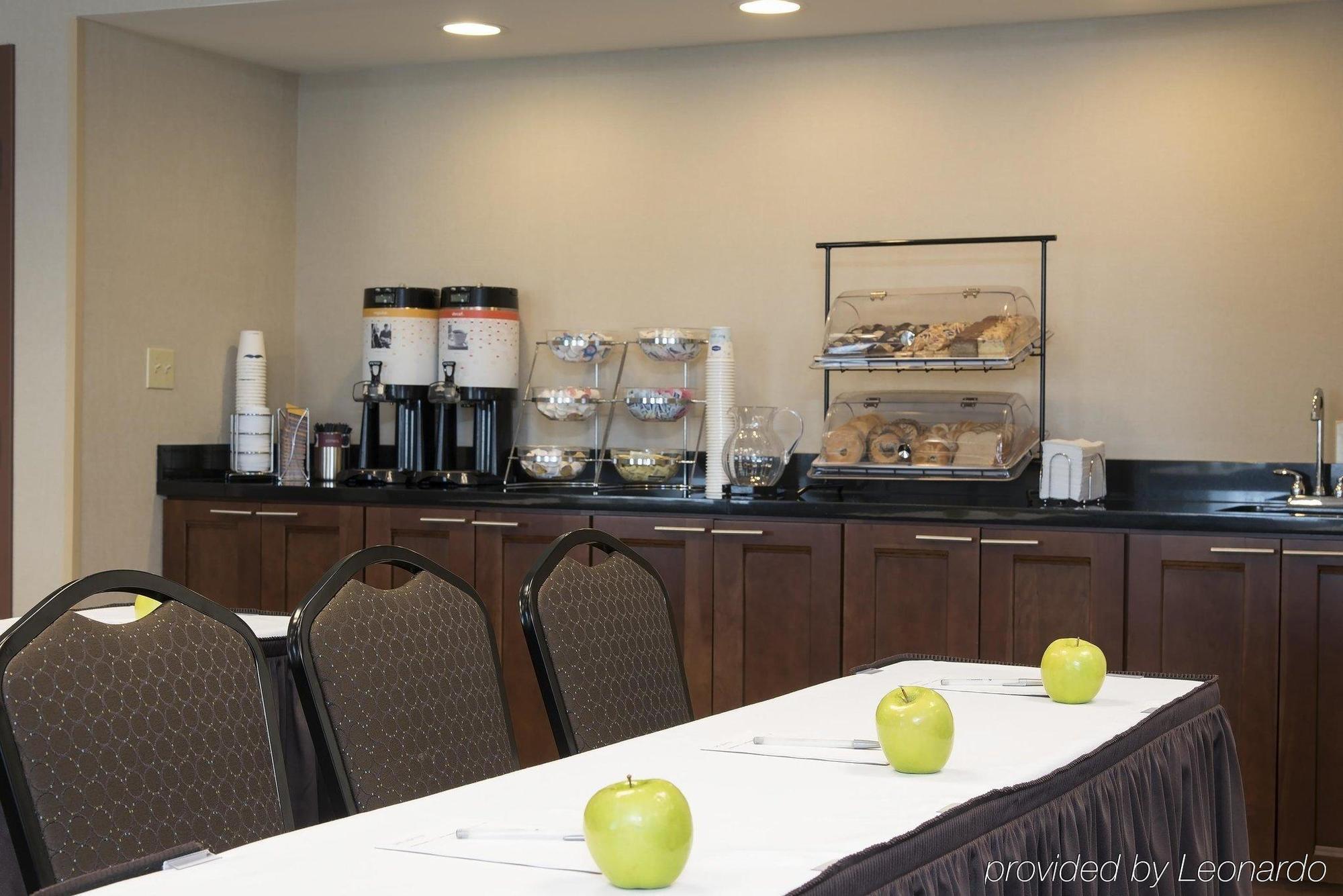 Hampton Inn & Suites Крофърдсвил Екстериор снимка