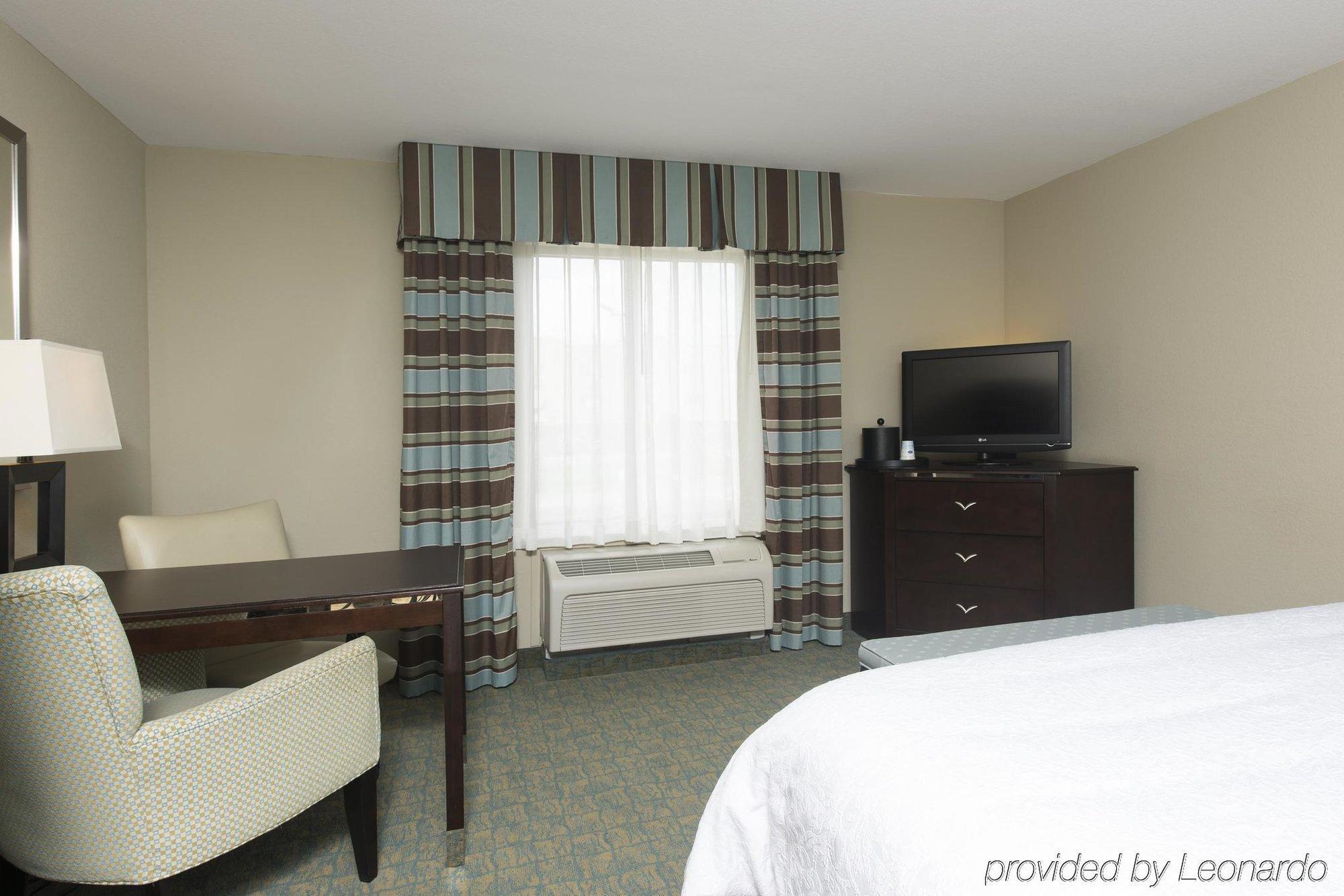 Hampton Inn & Suites Крофърдсвил Екстериор снимка