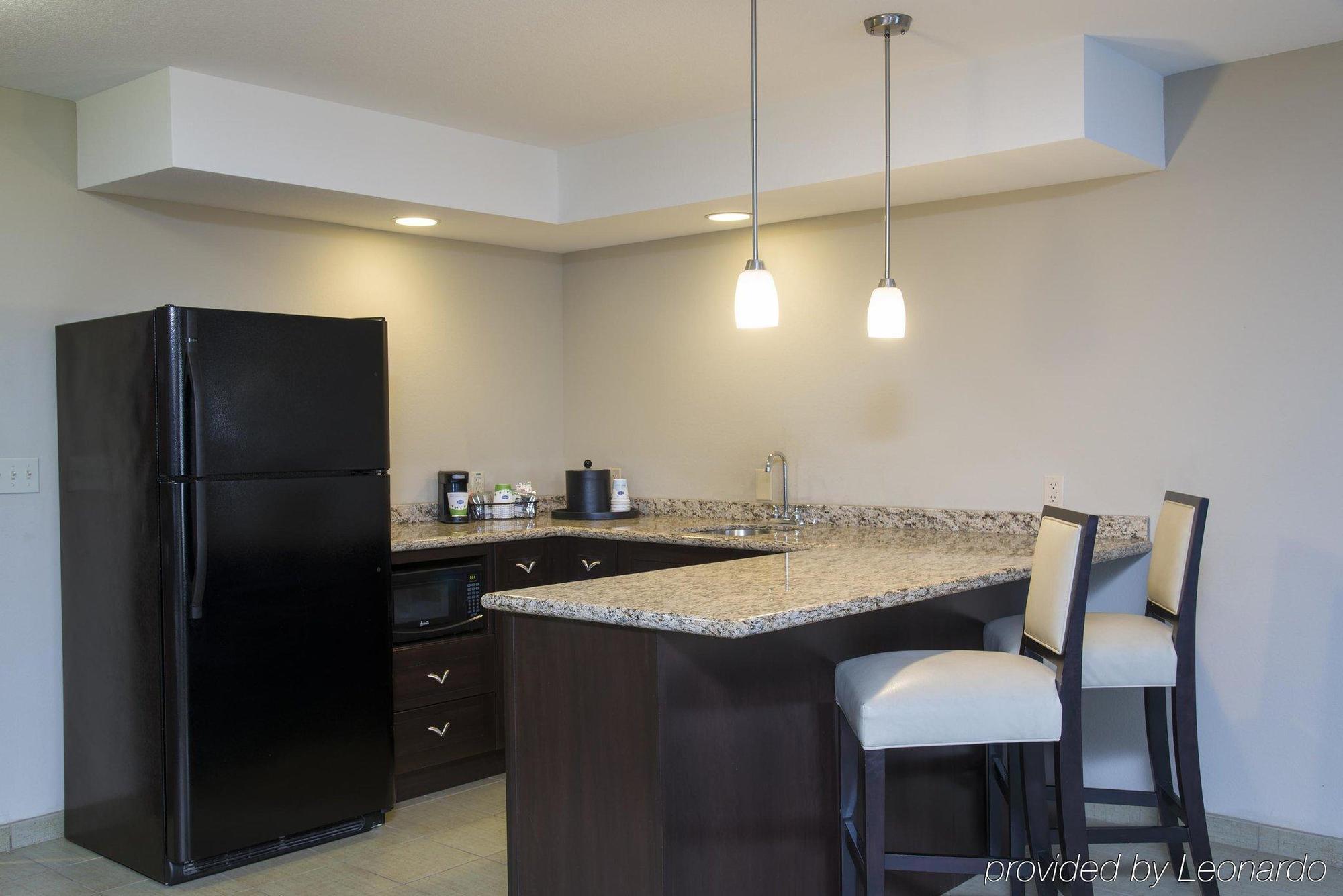Hampton Inn & Suites Крофърдсвил Екстериор снимка